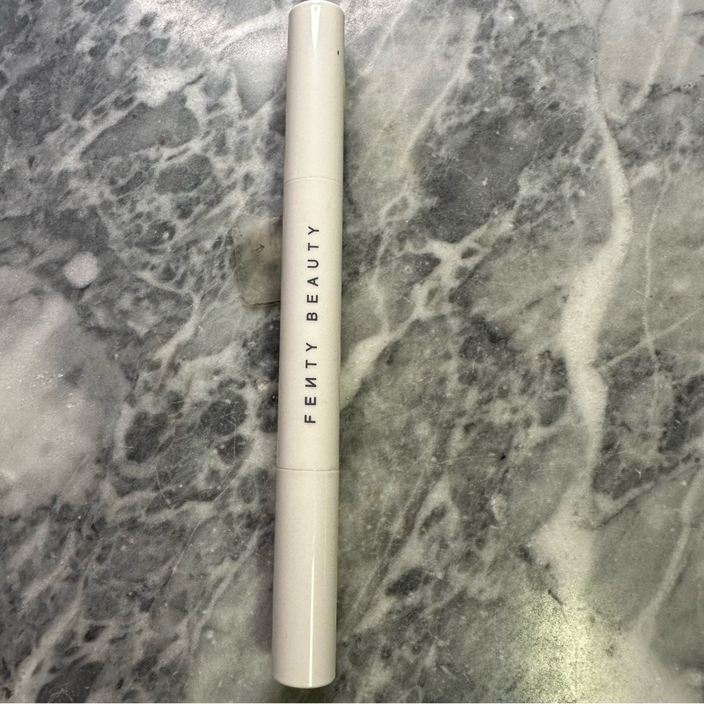Fenty‎ Beauty Brow MVP Wax Pencil and Styler